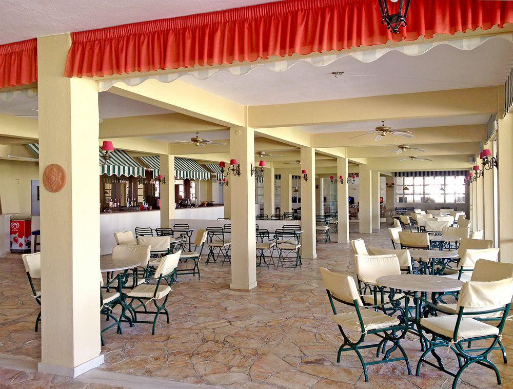 Messonghi Beach Holiday Resort Moraitika Bagian luar foto