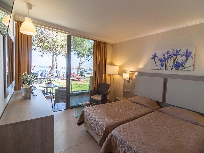 Messonghi Beach Holiday Resort Moraitika Bagian luar foto