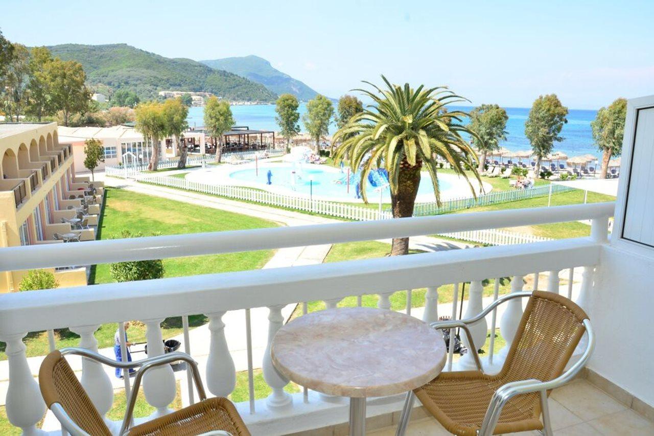 Messonghi Beach Holiday Resort Moraitika Bagian luar foto