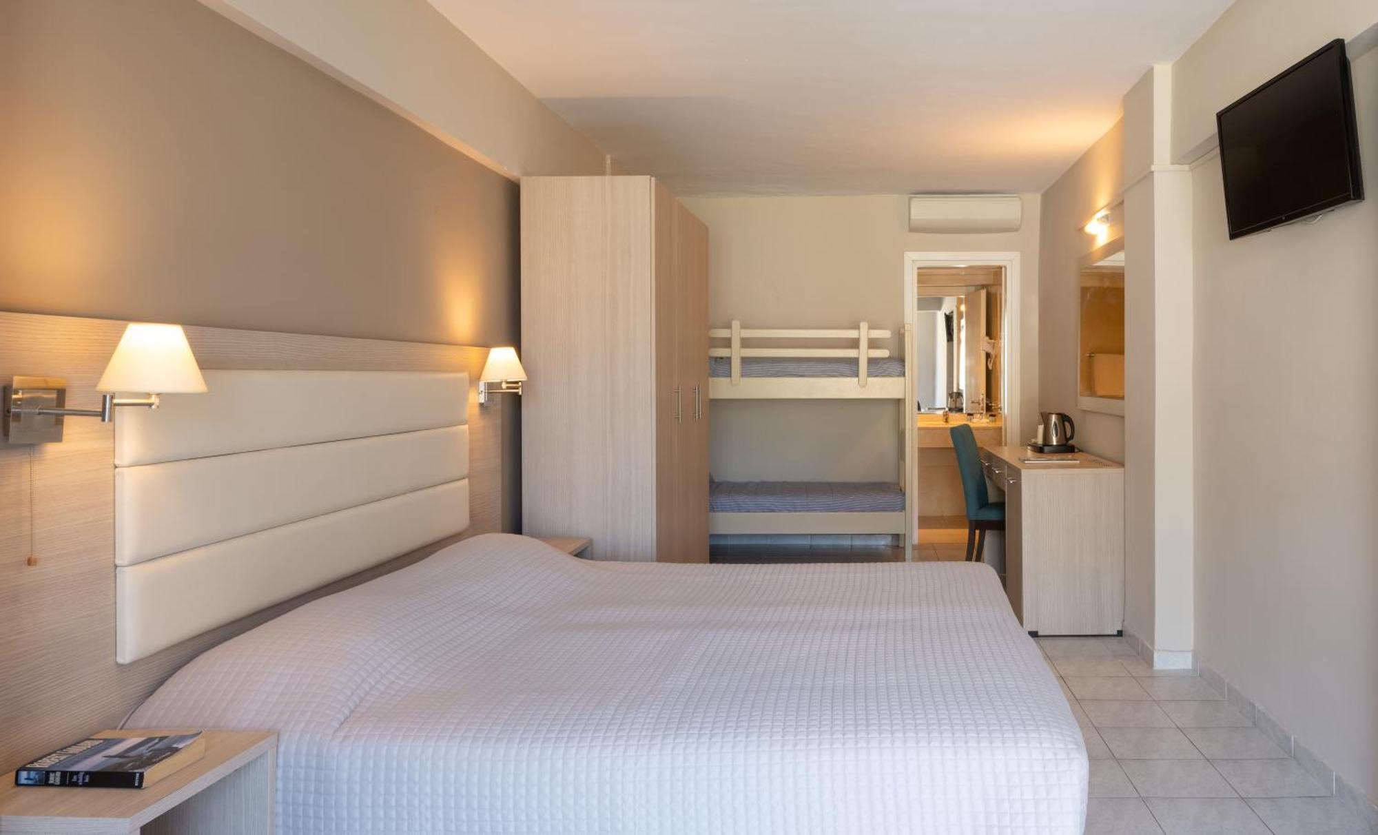 Messonghi Beach Holiday Resort Moraitika Bagian luar foto