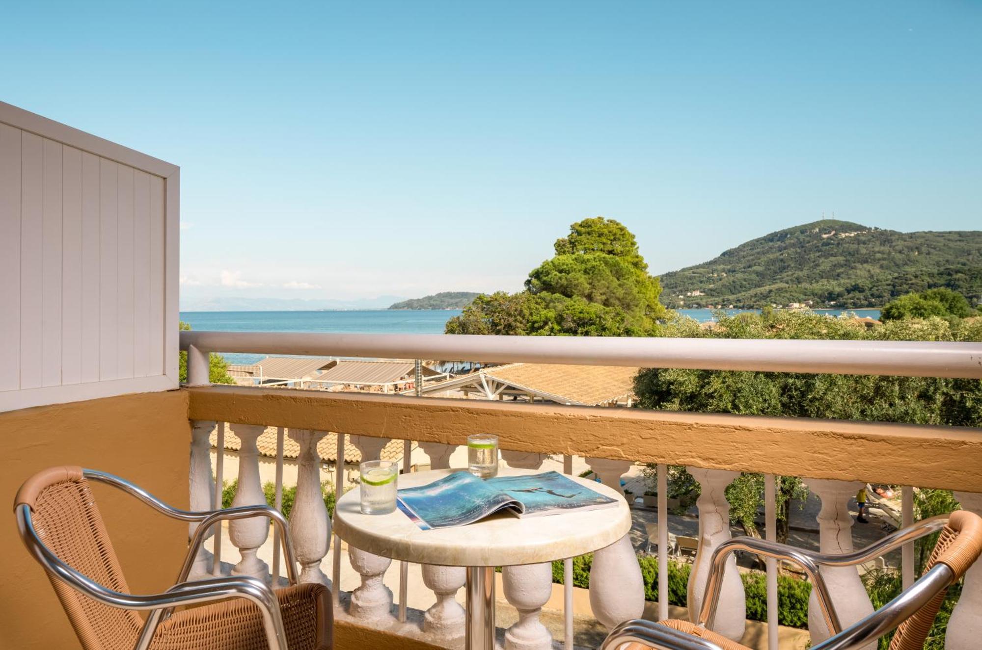 Messonghi Beach Holiday Resort Moraitika Bagian luar foto
