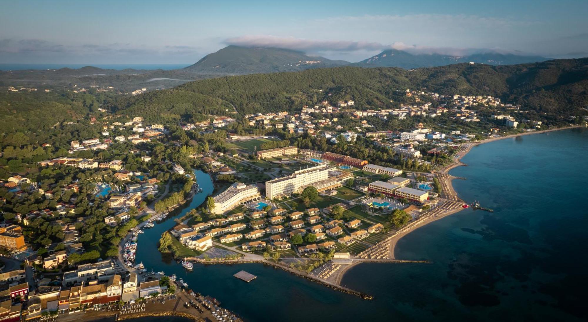 Messonghi Beach Holiday Resort Moraitika Bagian luar foto