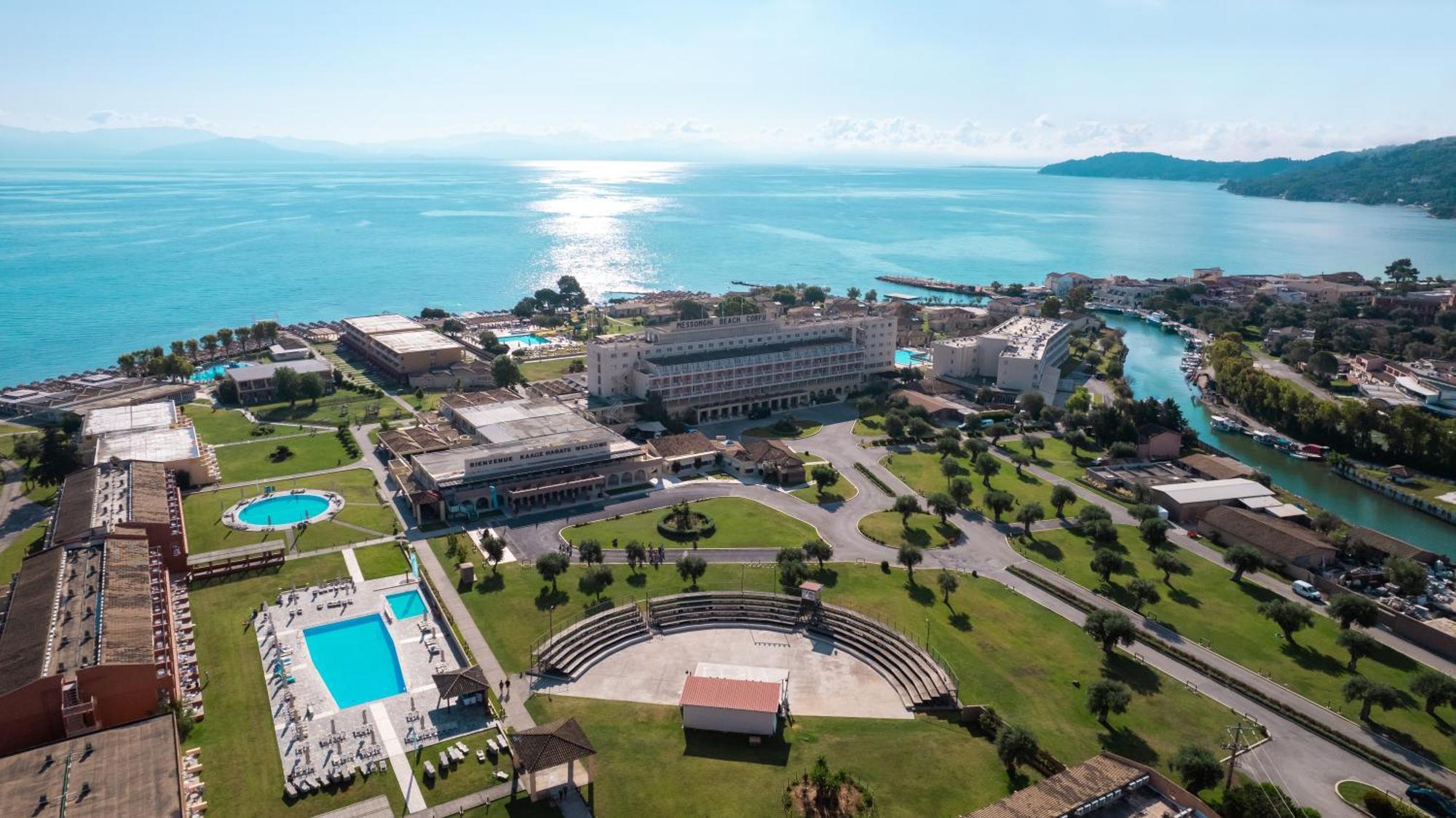 Messonghi Beach Holiday Resort Moraitika Bagian luar foto
