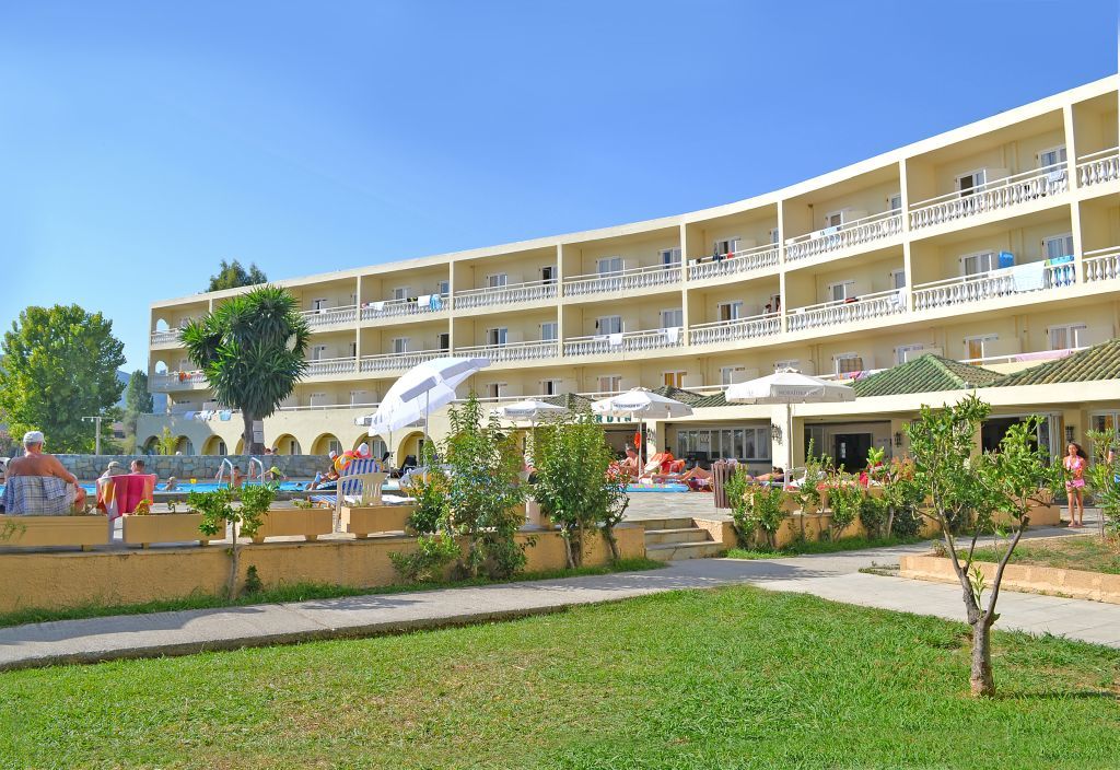 Messonghi Beach Holiday Resort Moraitika Bagian luar foto