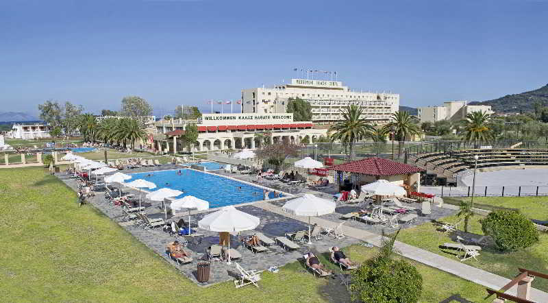 Messonghi Beach Holiday Resort Moraitika Bagian luar foto